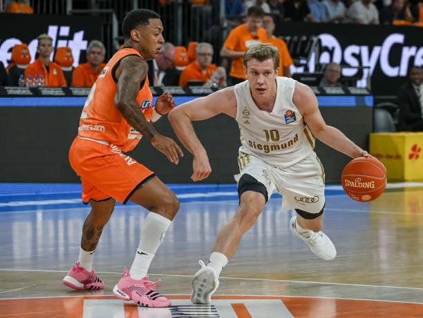 事所吸引 事所吸引